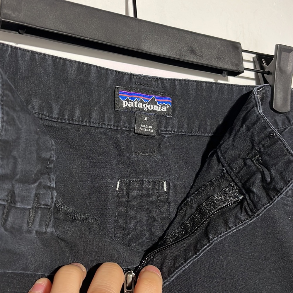 Patagonia Mid Rise Black Organic Cotton Straight Leg Cargo Pants Size 6 - Picture 7 of 11